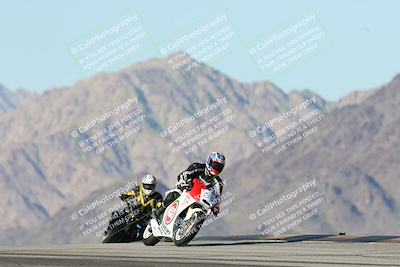 media/Dec-01-2025-Moto Forza (Mon) [[2daa91e15f]]/3-Beginner Group/Session 4 Turn 9/